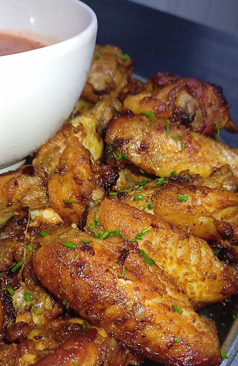 LabMariam48488's tweet image. Crispy, juicy, and packed with flavor 🍗🔥
Perfect chicken wings - no guesswork.
Here’s a simple thread 👇
#ChickenWings #FoodThread #MariamFoodLab