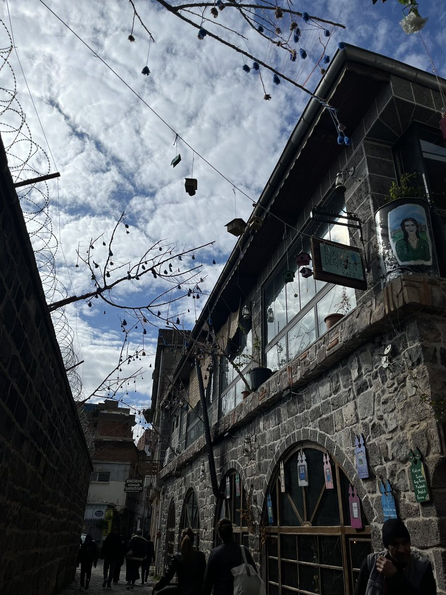 zehraa_bb's tweet photo. Diyarbakır başka güzel yaa 🖤
#diyarbakır https://t.co/i0IERkvN6P