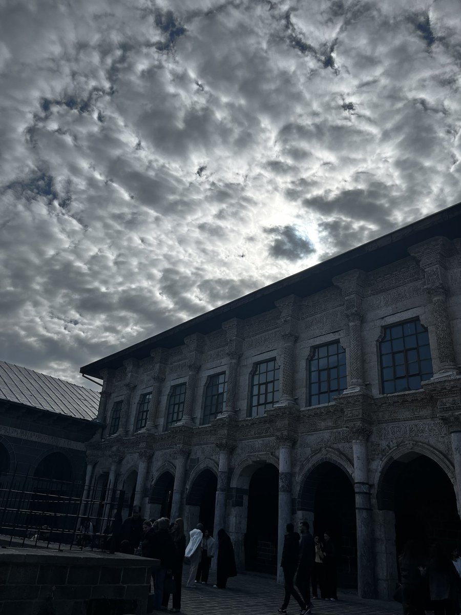 zehraa_bb's tweet photo. Diyarbakır başka güzel yaa 🖤
#diyarbakır https://t.co/i0IERkvN6P