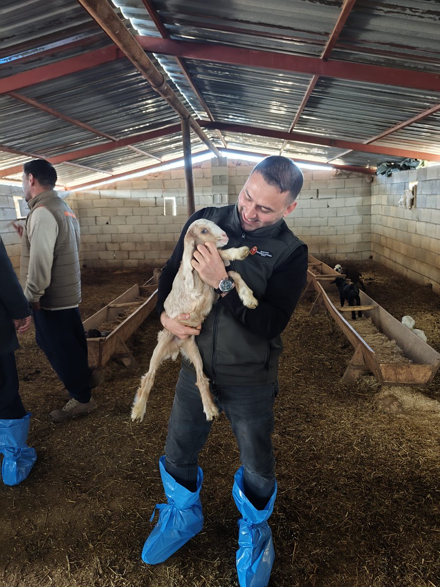 Sanliurfatarim's tweet photo. Tarım ve Orman Bakanlığı,BM ve Türk Kızılayı işbirliğiyle hayata geçirilen INSURE Projesi ile mevsimlik tarımsal kapasitelerin güçlendirilmesi hedefi kapsamında,Haliliye ilçesi Açık Yazı Mahallesi’nde eğitim verildi.
@TCTarim @ibrahimyumakli @TR_HAYGEM @UrfaValiligi @hasansildak https://t.co/Zlj6DuUoGL