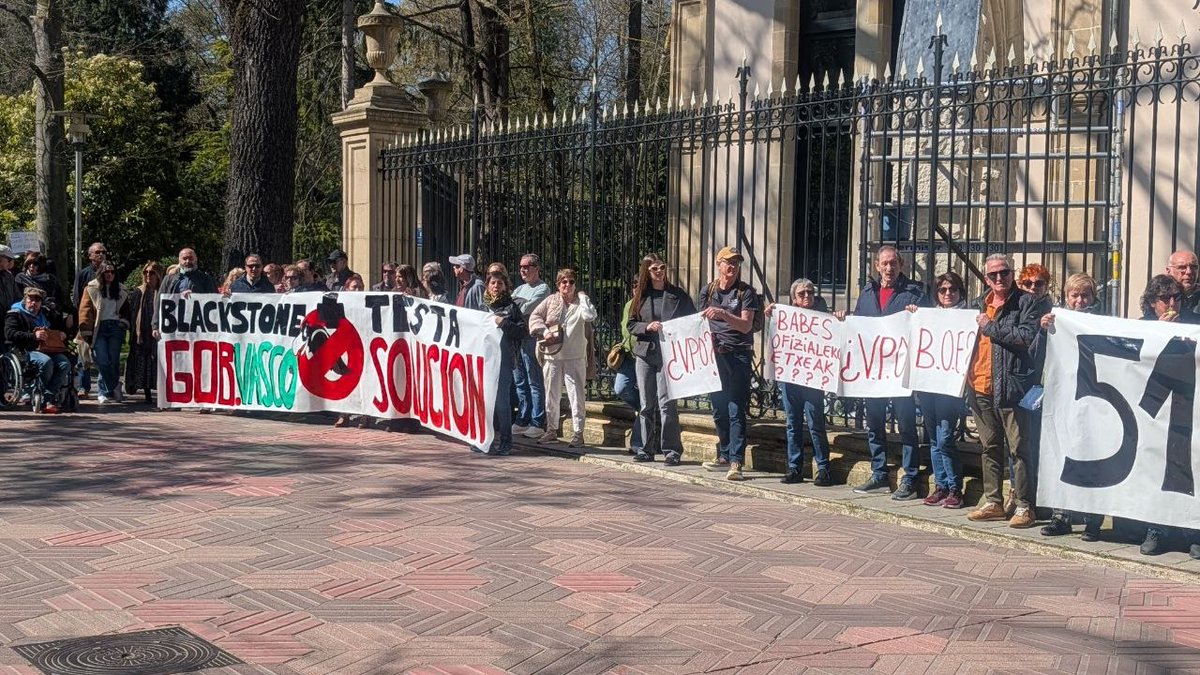 Ezker Anitza-IU🔻 tweet media