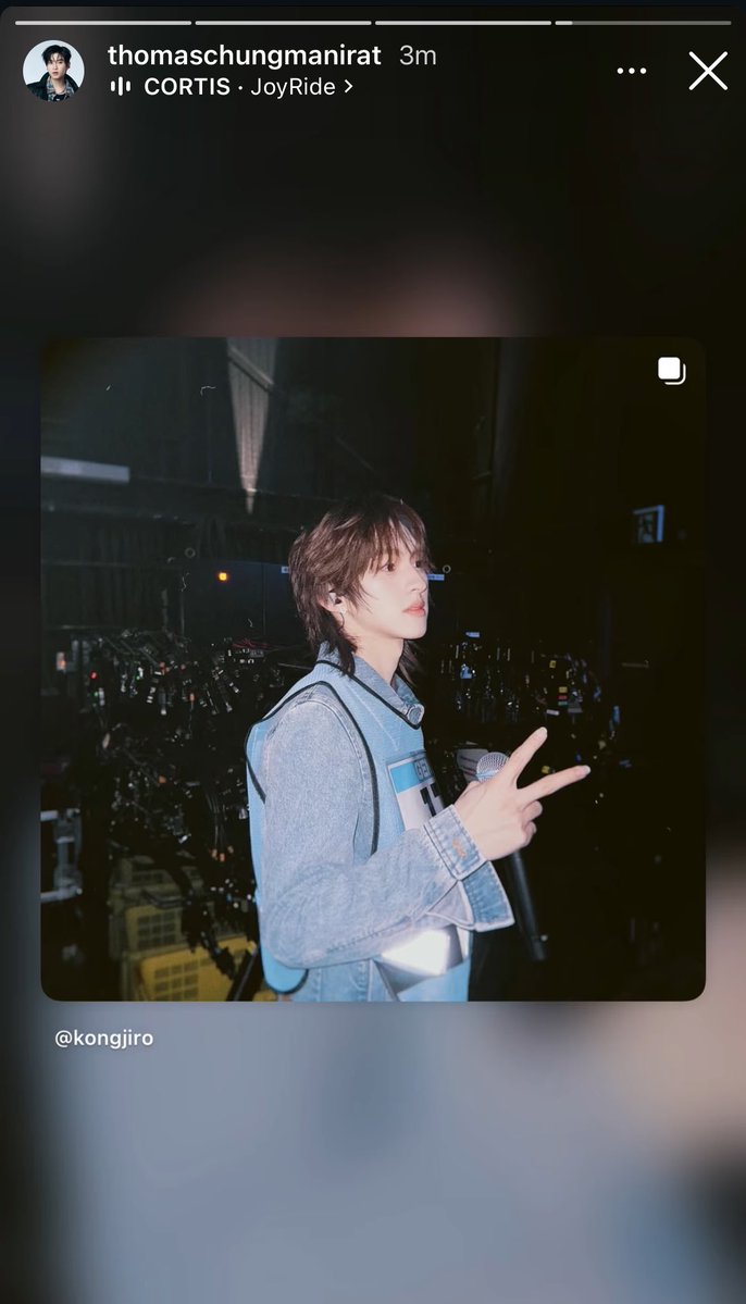 ซฟ ྀི tweet media