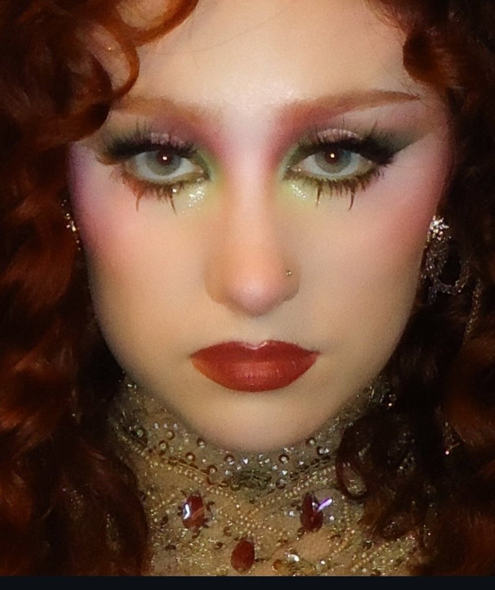 Morena Iluminada tweet media