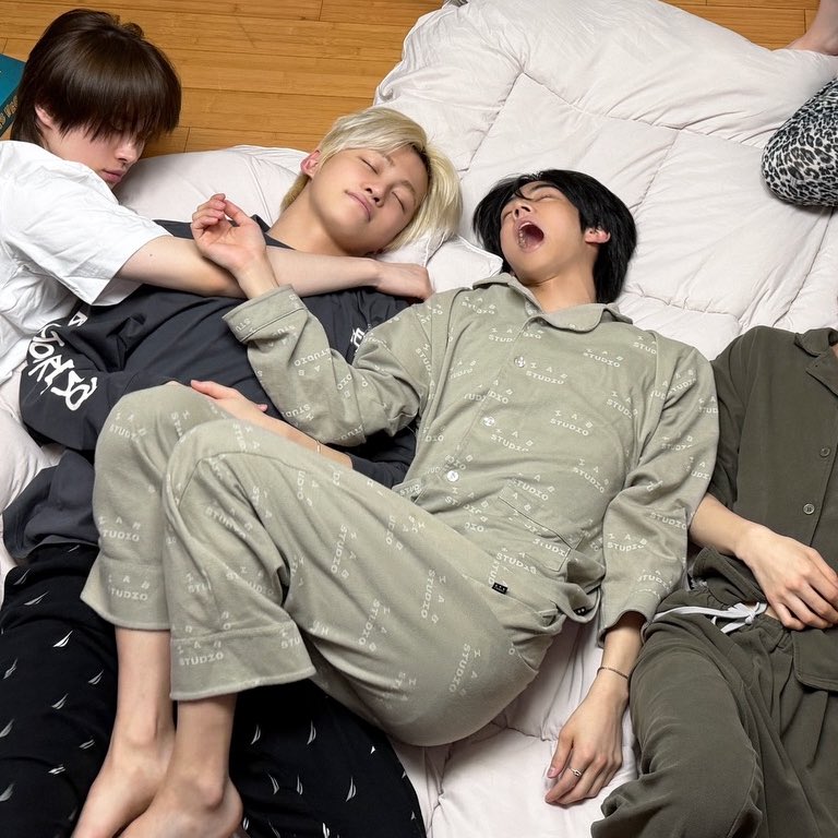 리본..𐙚ྀ tweet media