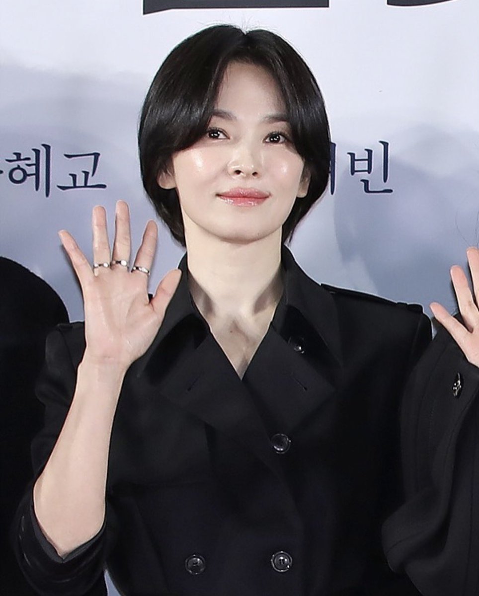 Samantha tweet media