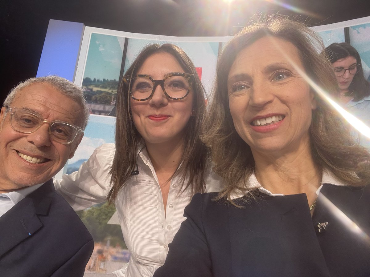 BdeGranvilliers's tweet image. Tous vos cas sont sur #rtl. Annick a acheté un #cheval à un pro qui n’a pas fourni le livret:c’est totalement interdit😡 Elle a découvert après enquête qu’on lui a menti sur son #age Elle attend tjs 1 remboursement partiel. @courbet_julien se mobilise  @hpouchol négocie #cpva