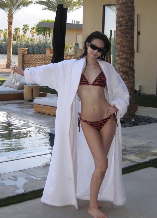 shbmn 🧛‍♀️ tweet media