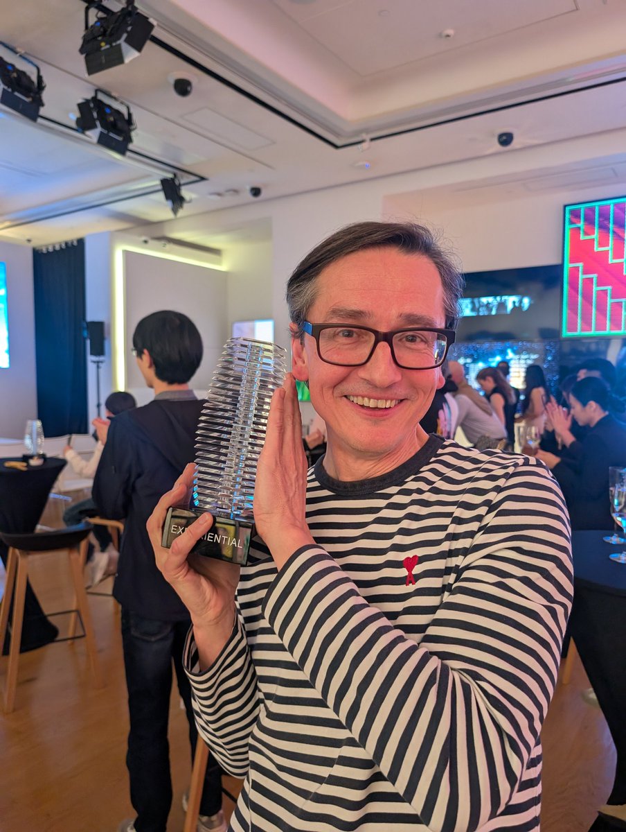 Mario Klingemann💧💦 tweet media