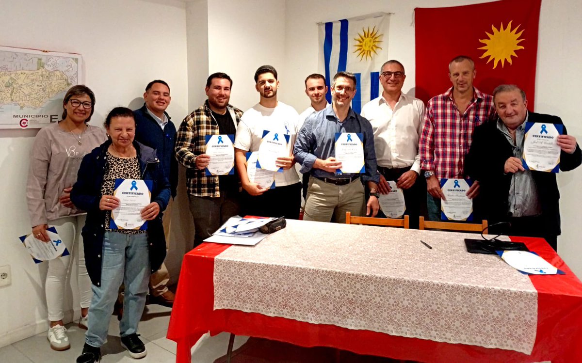 ClubZonalE's tweet photo. 1er Encuentro Ciudadano “MARZO AZUL EN LOS BARRIOS” enfocado en la prevención del cancer de colon. 

Organizado por el @JoaquinSuarezUY https://t.co/UjlGkNDs5A