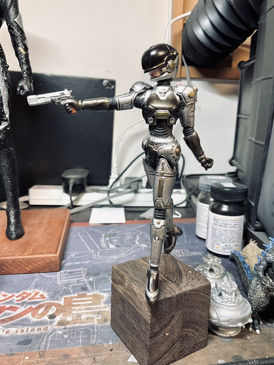 ばんしー tweet media