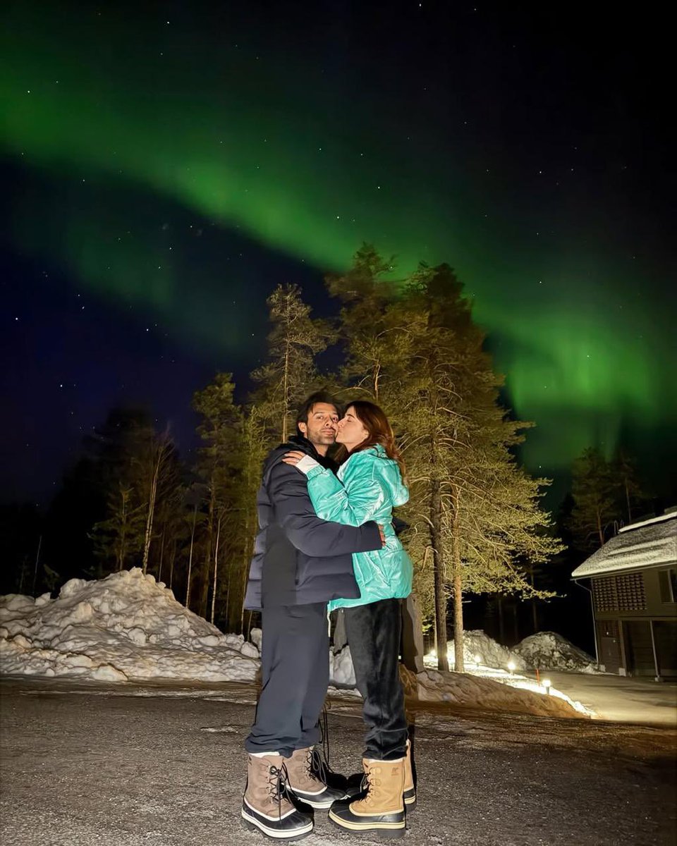 tellychakkar's tweet image. We can’t take our eyes off #StebinBen &amp;amp; #NupurSanon’s honeymoon pictures. Couple Goals ❤️💕