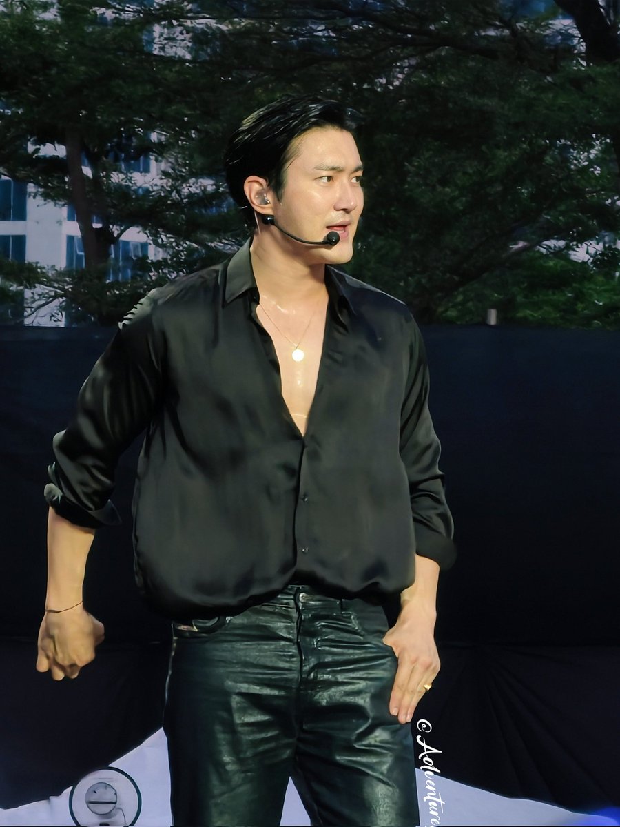 Adventure tweet media