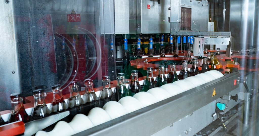 KronesAG's tweet image. Our Ergomatic Pro with a fixed Ergomatic Classic cold-glue station. 🚀
Its Ergomatic Classic labelling station scores particularly well in terms of maximised user-friendliness.

#Krones #KronesAG