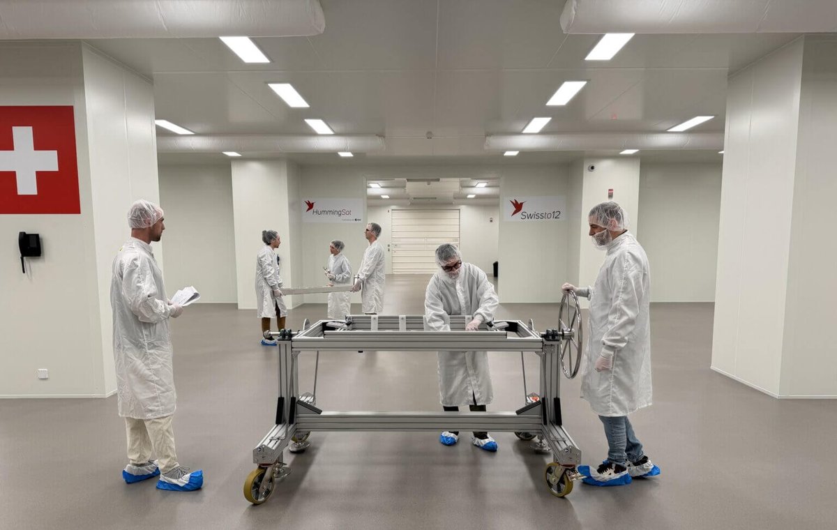 SpaceWatchGL's tweet photo. SWISSto12 Opens New Satellite Facility
@Swissto12 scales up with a 1,000 m² Swiss cleanroom for HummingSat production. The move follows a €73m @esa investment to speed up satellite delivery.
🔗 Read more: https://t.co/JlSD7Aa00w
#SpaceWatchNews #HummingSat @SpaceCompassCo1 https://t.co/3uYlrZudP5