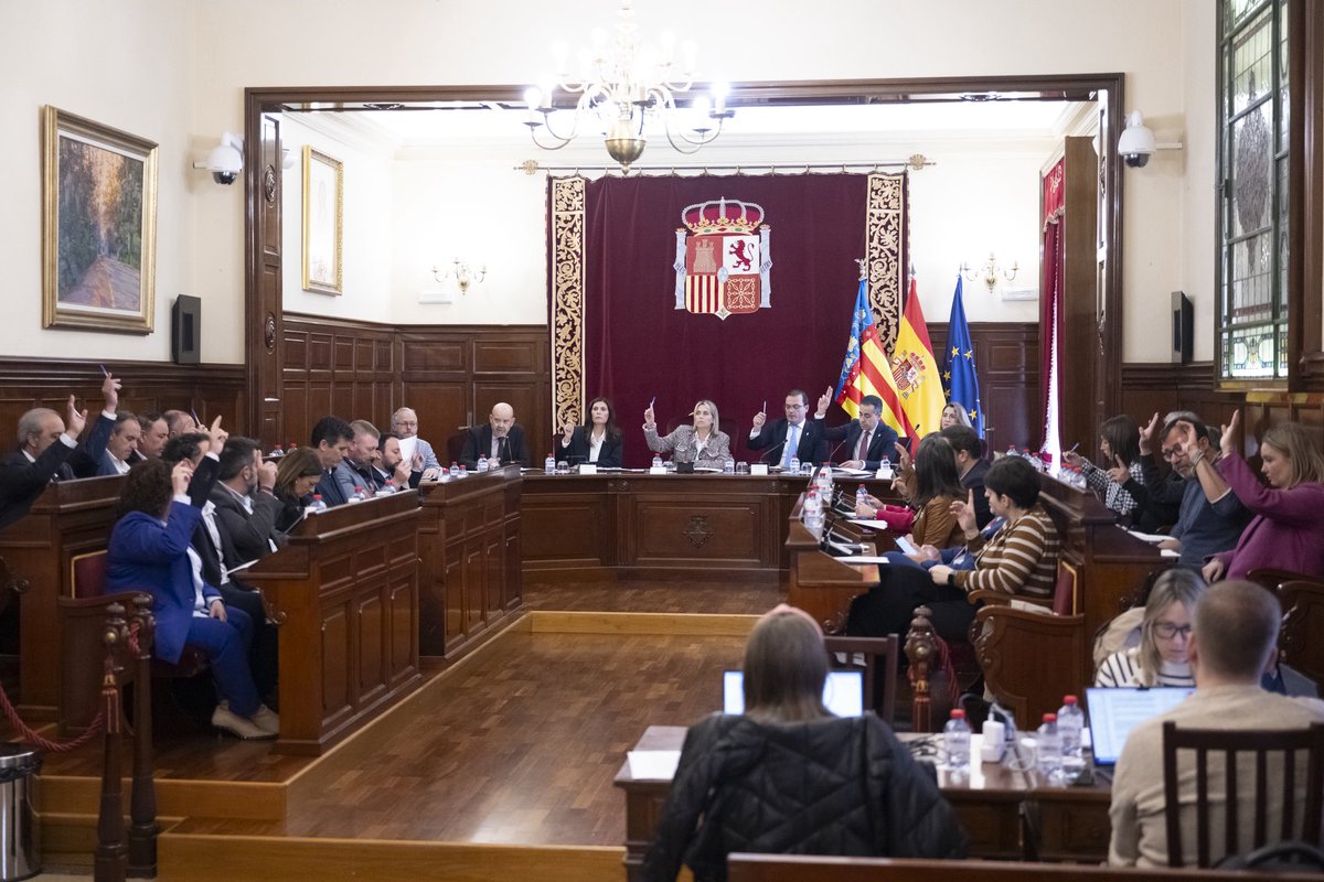 Hui en el #PleDipCas hem aprovat:

✔️ Declaració institucional en defensa del sector pesquer, clau per a la nostra economia, la nostra ocupació i la nostra identitat. 

✔️ Moció per a demanar al Govern d'Espanya que baixe el cost de la llum i l'energia i ajude les famílies i als