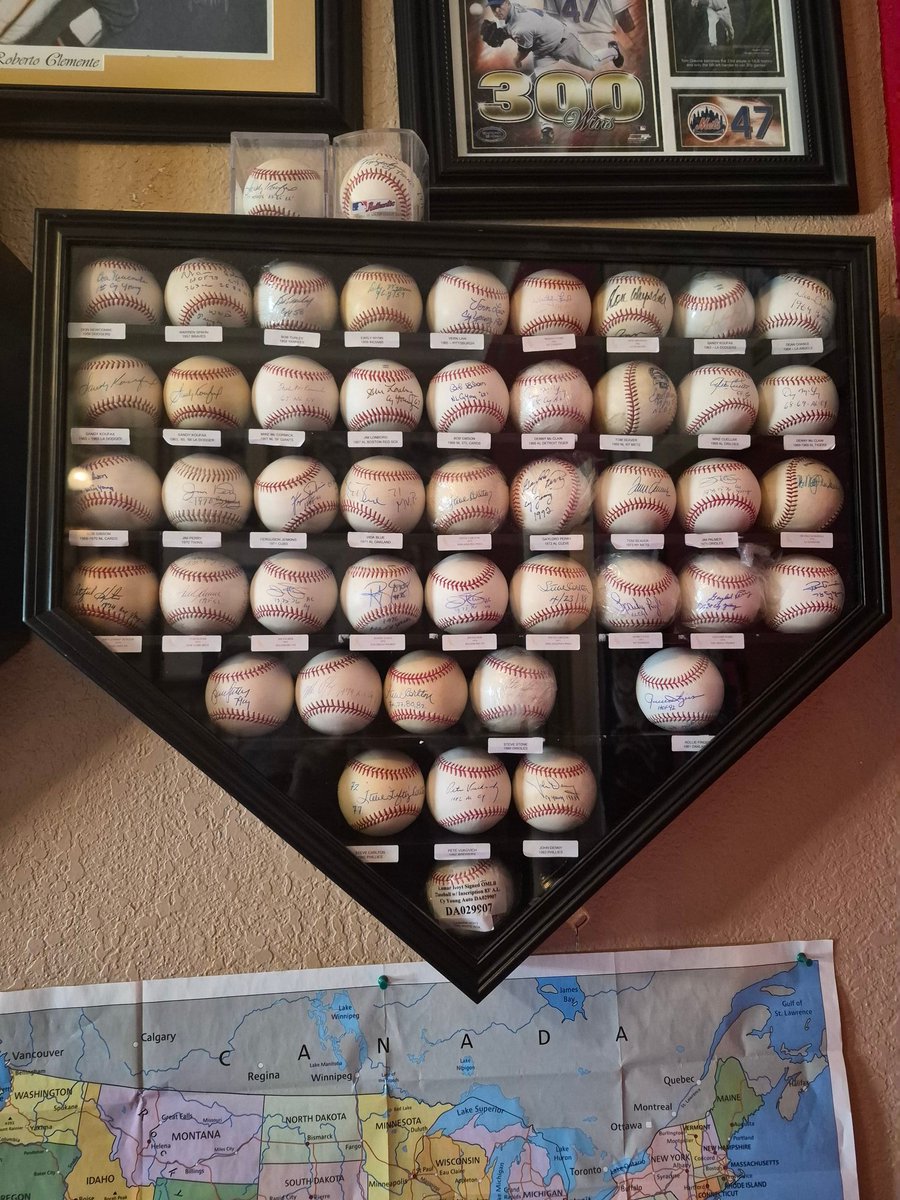 The Collectibles Guru tweet media