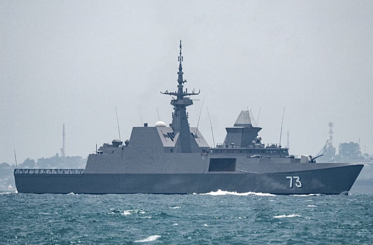 WarshipCam tweet media