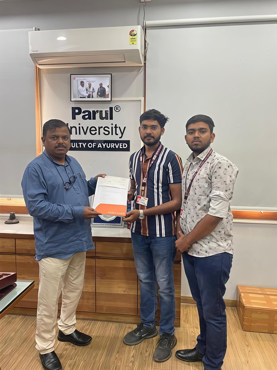 drhemantt's tweet photo. Happy to share that Sunilsinh Khushaba and Sahil Mangroliya, Our  BAMS students PIA leading Elixora Pharmaceutical, a herbal-based cosmetic brand!Supported by the SSIP grant from PIERC, received ₹50,000 to develop  skincare solutions. First installment of ₹25,000 Received. https://t.co/HdQjwBr1Nq
