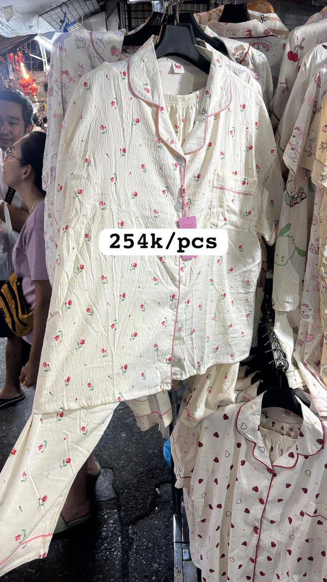 JastipJolene's tweet photo. tidur juga harus stylish 🇹🇭  

piyama Bangkok—adem, lucu, bikin betah  

sekali pakai susah move on  

��️ cepet habis  
jastip sekarang  

📲 WA: 0821-1149-0991  

#JastipBangkok #JastipThailand #PiyamaBangkok https://t.co/ILUFBMnSi4