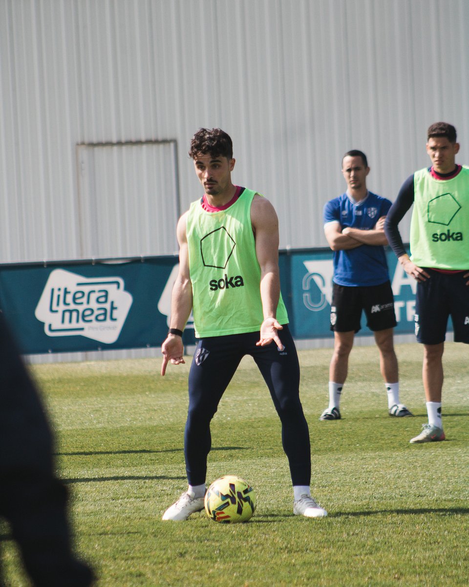 SD Huesca tweet media