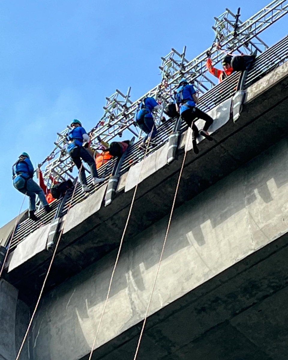 RFC_Charity's tweet photo. Well done to our amazing Falkirk Wheel abseilers, who braved the drop from 100 feet up on Saturday for the Foundation!! 🙌🙌😱 You're #SimplyTheBestSupporters!👏👏

#adrenalin #challenge #TrueBlueHeroes 🎖️ https://t.co/ykoC1R4WUX