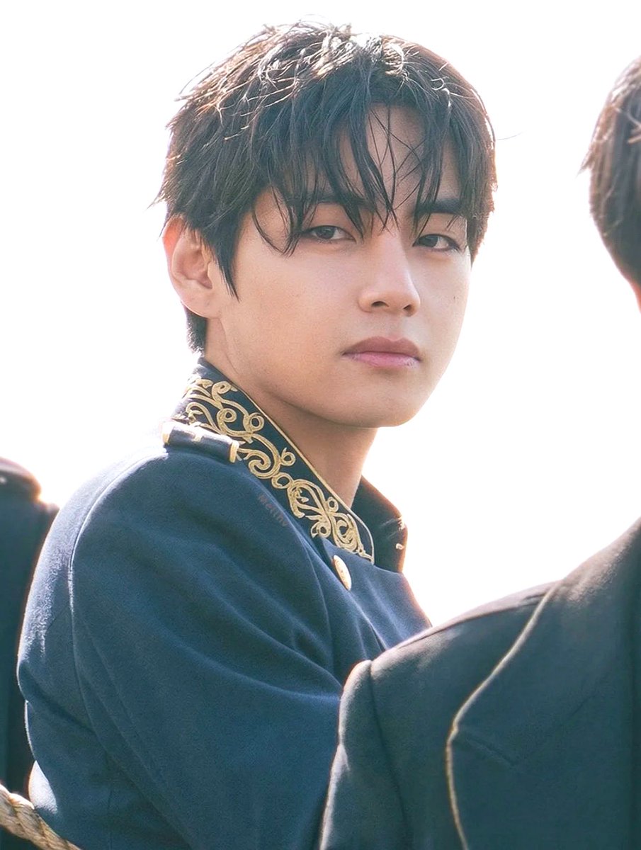 LILLŸ 🐰❤️🐻 GOLDENLAYOVER tweet media