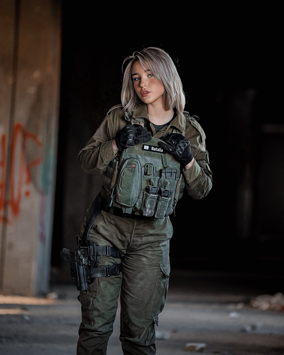 Gun Waifu tweet media