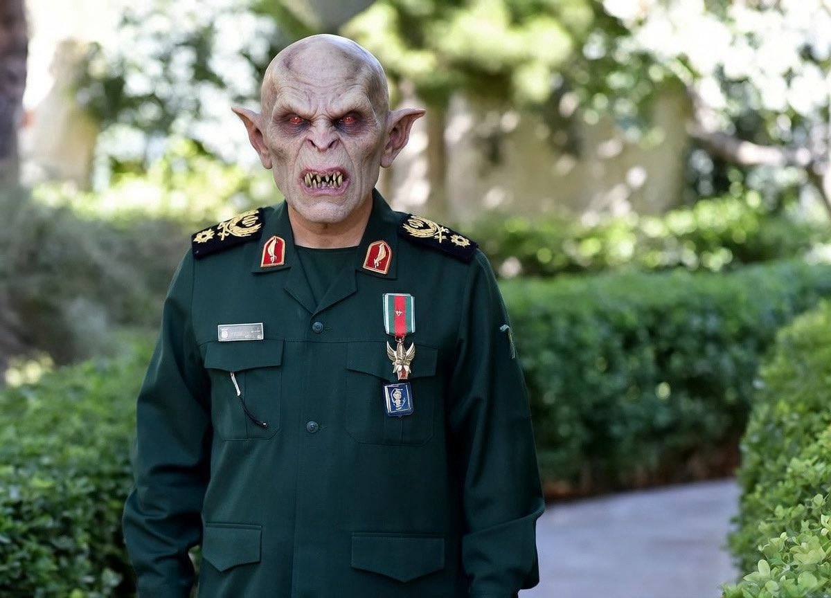 میمون مست tweet media