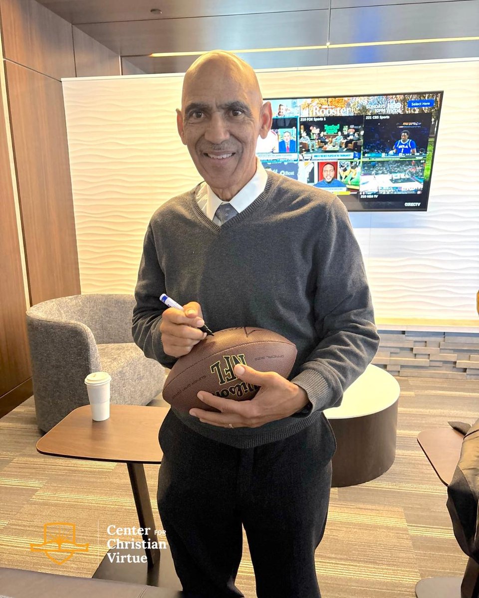 CCVPolicy's tweet image. A little morning prayer and game planning! 🏈

Center for Christian Virtue is very excited to welcome @TonyDungy and @AllProDad to #Columbus.

📸 @aarbaer takes a moment of prayer in preparation for this evening's event at Grove City Naz.

Make sure to make it out tonight. The
