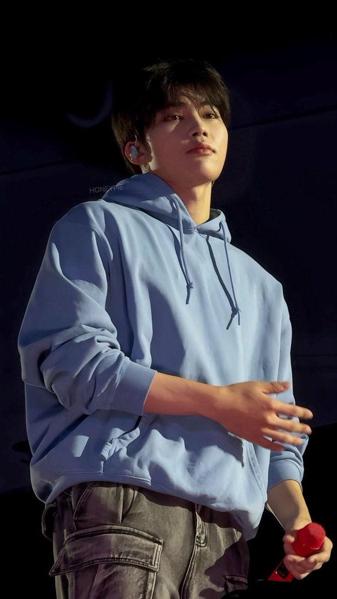 rel εїз tweet media