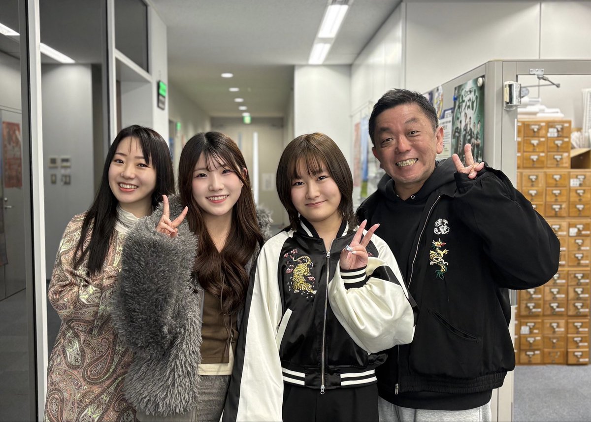 スタジオまでありがとうございました🎉

フジジュンの放課後ロックンロールは今月末で活動終了する #FairyIris のおふたりにお越しいただきました🧚

28日のラストライブ楽しんでください🎶