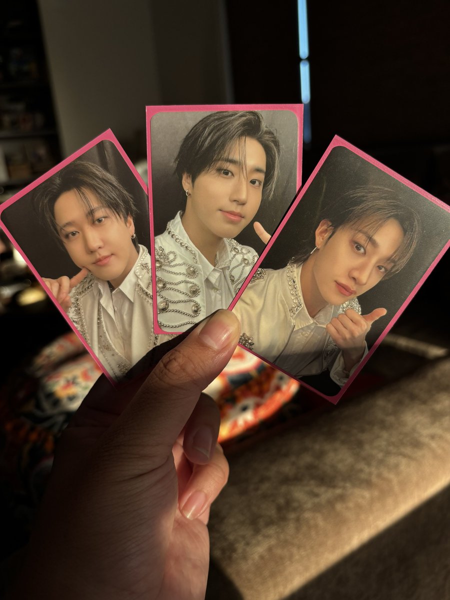 ddalgi_jem's tweet photo. 💌 — happy mail! 3racaha pogi 🩷

thank you for the constant updates and for packing + shipping them safely, @_hyuneliaaa 💫 https://t.co/sNonqPZ2g8