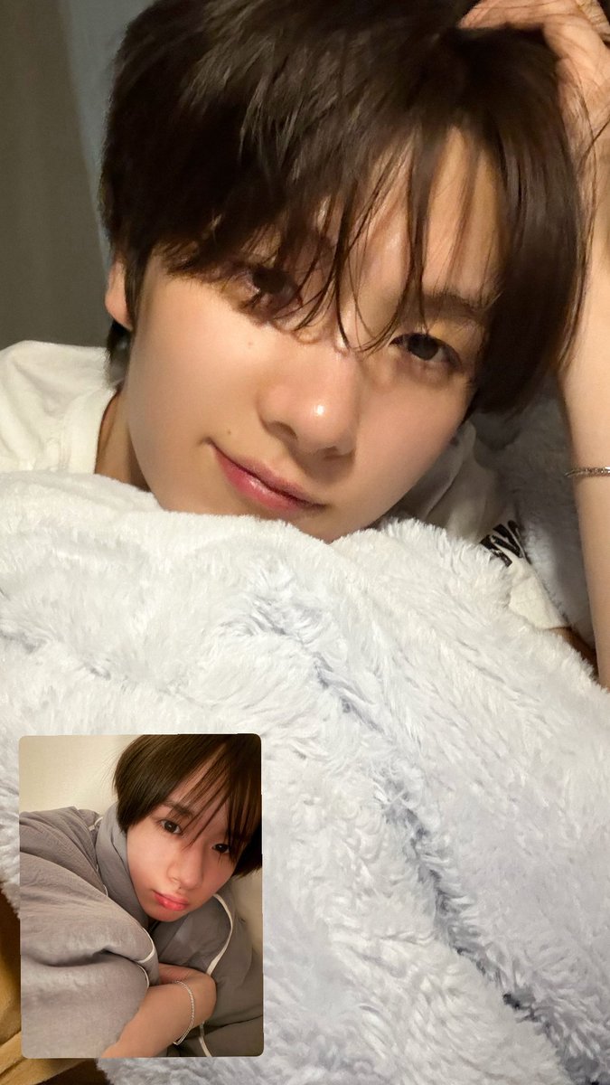 대딩x대딩 밐영

장거리 연애하게되면서 둘이 매일 페타하면서 잠듦