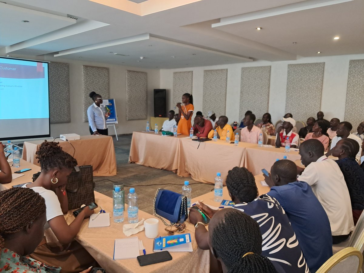 IGAD_CPALD's tweet photo. 📍Juba, #SouthSudan |🗓️23-26 March, 2026

Organized by @IGAD_CPALD's AfDB-funded EIDFR Project, in partnership with University of Juba, an intensive incubation immersion for youth-led startups is currently underway, supporting co-founders of 20 startups that recently secured their first seed funding tranche.

The program blends structured mentorship with local entrepreneurs, peer learning among founders, and field visits to agro-processors in Juba—turning ideas into real business traction. 

#Entrepreneurship 
#Startups
#Agribusiness