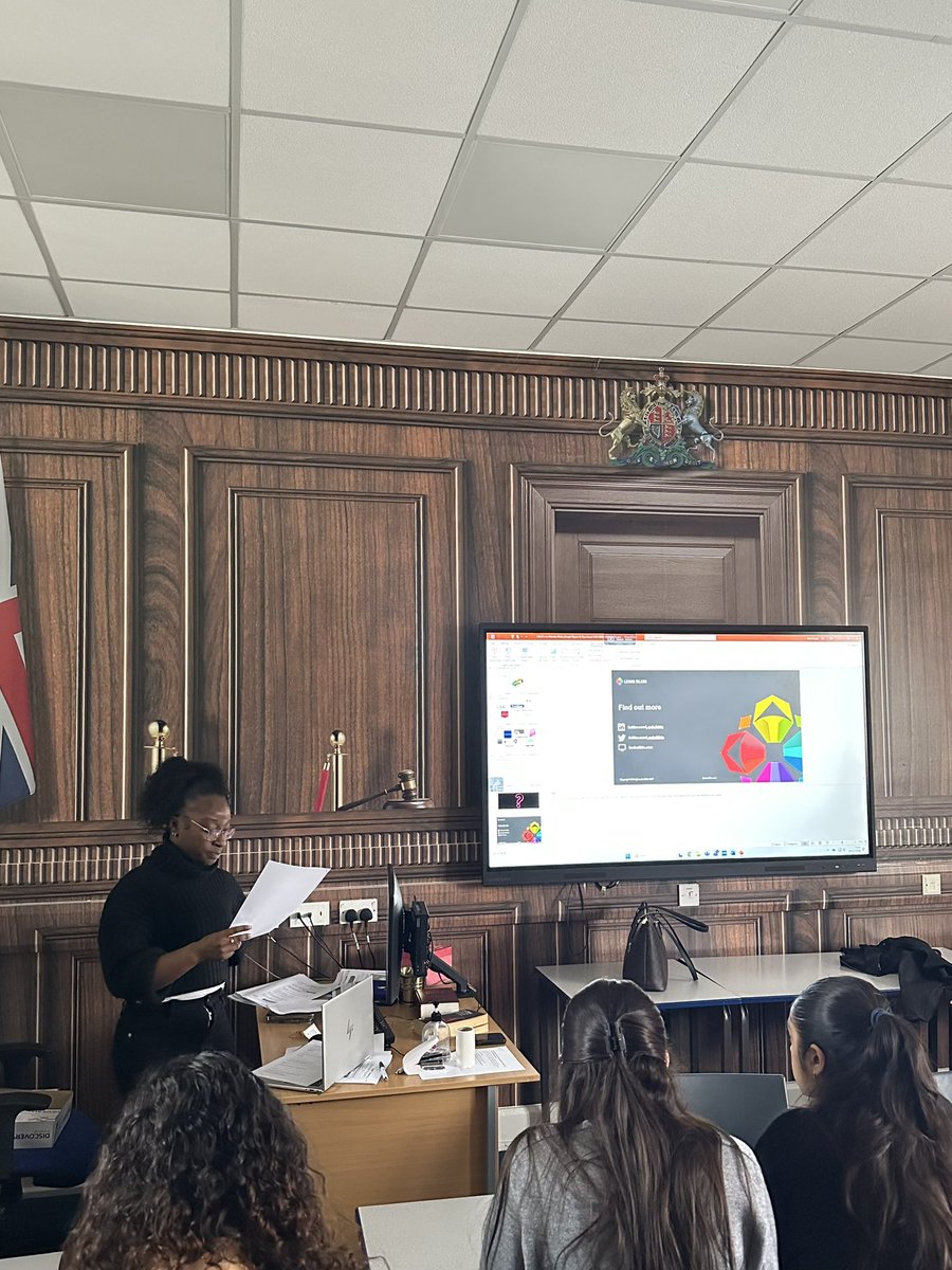 LaRetraiteSW12's tweet image. Huge thank you to Apprentices from @LewisSilkin for coming in today to run a workshop with our T Level Legal students #TLevels #Careers #Law