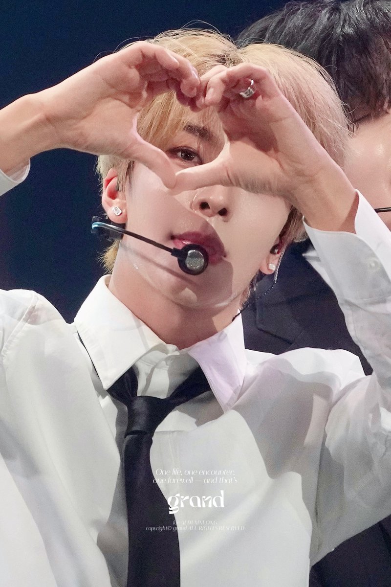 grand⚡️ tweet media