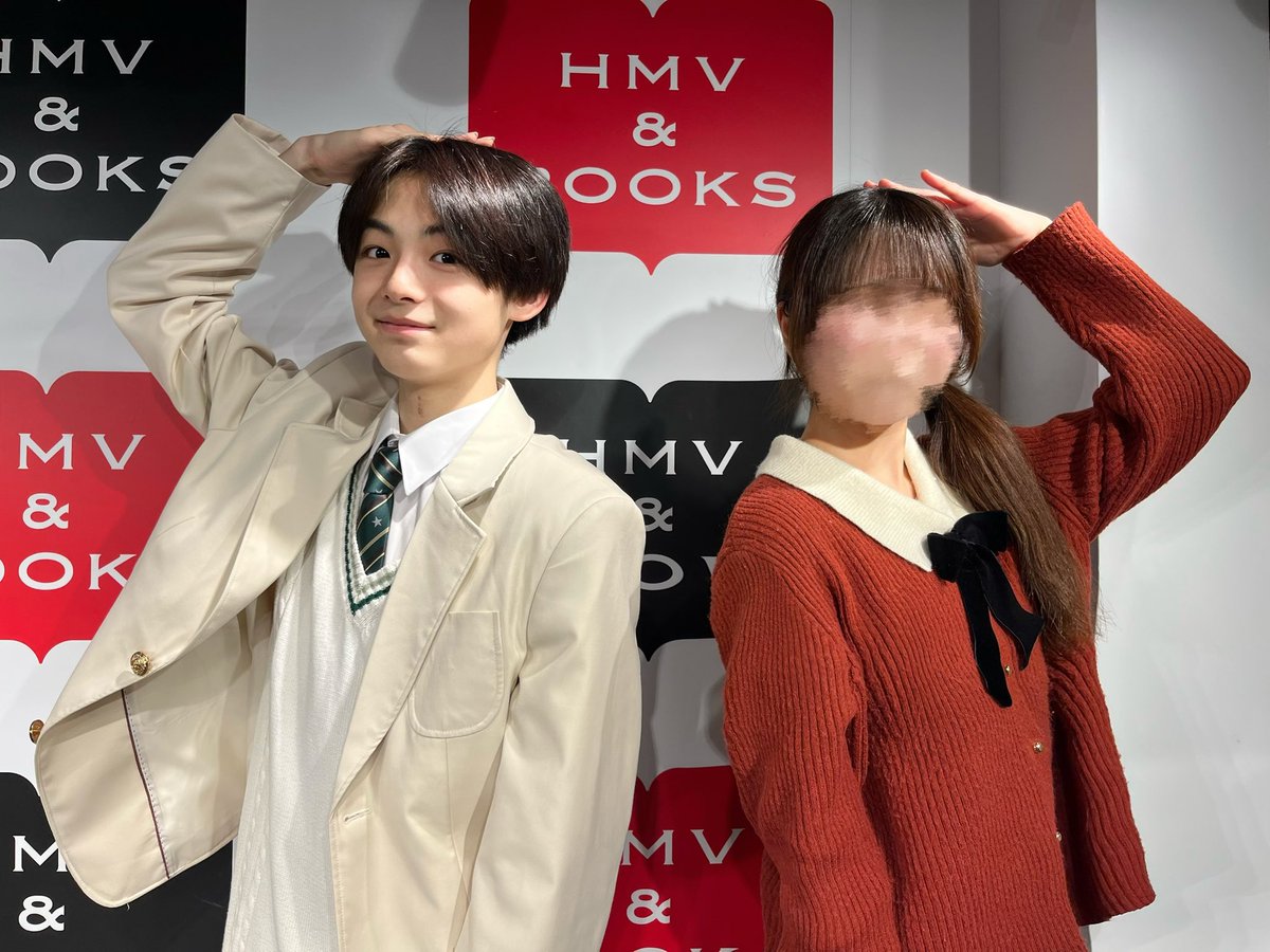 ことな tweet media