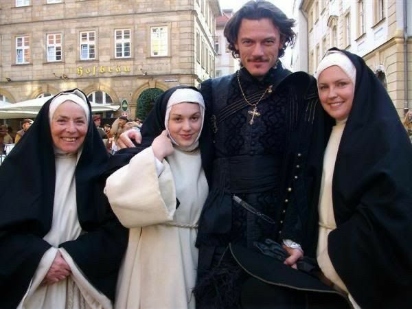 ⋆ ˚₊‧ ♱ ‧₊˚ ⋆ tweet media