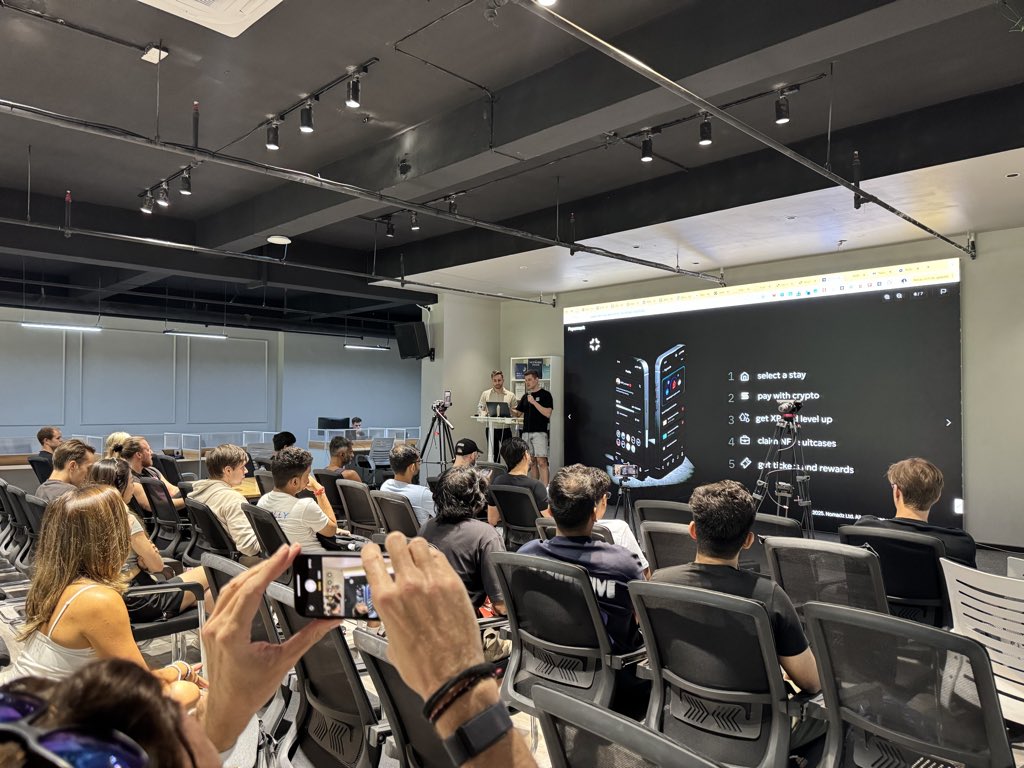 Ivan 🧳 tweet media