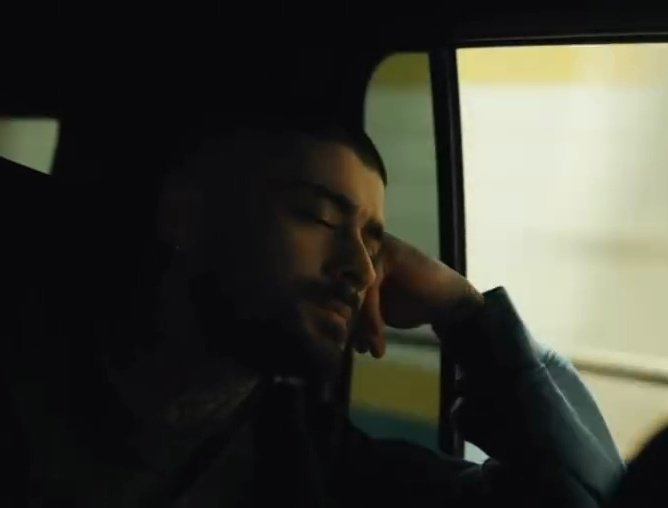 air 🪐 tweet media