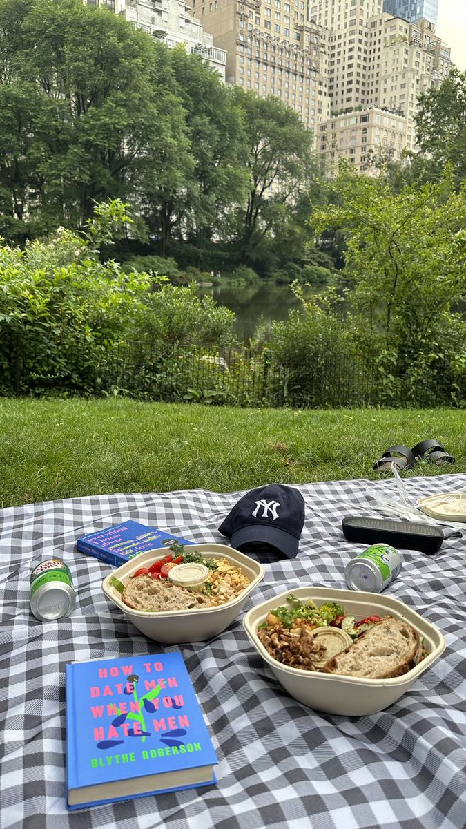 Shayleigh Berkery 🐮🦦 tweet media