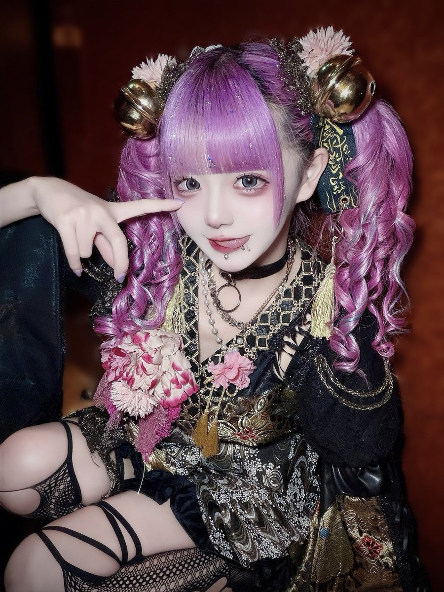 朔間 宵【花魁道中】 tweet media