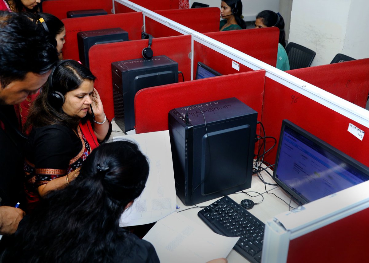 nhm_rajasthan's tweet image. जनसुनवाई से समाधान तक—तेज़, प्रभावी और संवेदनशील व्यवस्था

प्रमुख शासन सचिव श्रीमती गायत्री राठौड़ ने 181 संपर्क हेल्पलाइन कंट्रोल रूम का निरीक्षण कर आमजन की समस्याएं स्वयं सुनीं और त्वरित निस्तारण के निर्देश दिए।

#rajasthan #resolution #healthdepartment