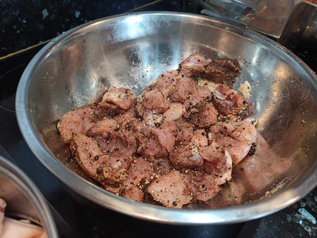 HilpoJuhana's tweet image. Side Project

Pepper Salami

The meat is pork leg, from which the largest membranes were removed so they wouldn’t clog the meat grinder. We prepared a 5 kg batch.
The mixture consisted of pork leg 70% and back fat 30%.
1/6
#salami #fermentation #homemade #meatcraft #charcuterie