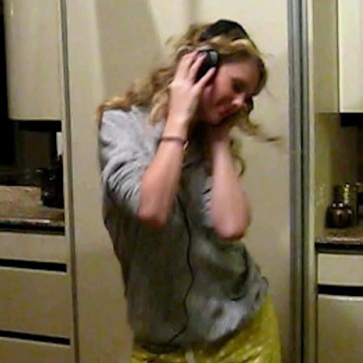 the boy in the bubble 🧙‍♀️🍴💋 tweet media