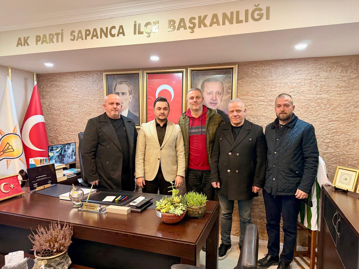 Durmak yok, yola devam! 🇹🇷

İlçemiz iş insanlarından Emrah Mercan AK Parti ailemize katılarak üyeliğini gerçekleştirdik.

Güçlü yarınlar için birlikte yürüdüğümüz bu kutlu davada her geçen gün daha da büyüyor, daha da güçleniyoruz.

Kendisine aramıza hoş geldiniz diyor; bu