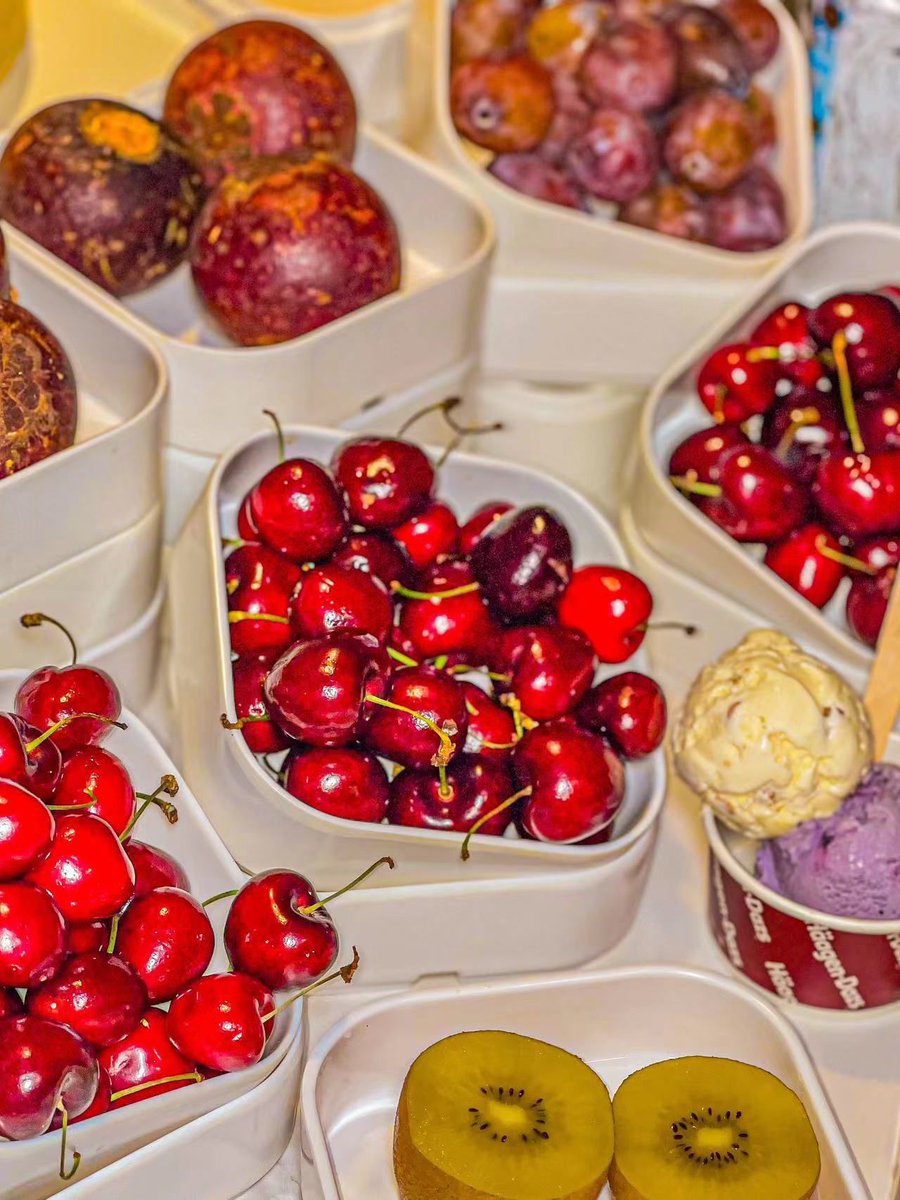 Flashbacks_11 tweet media