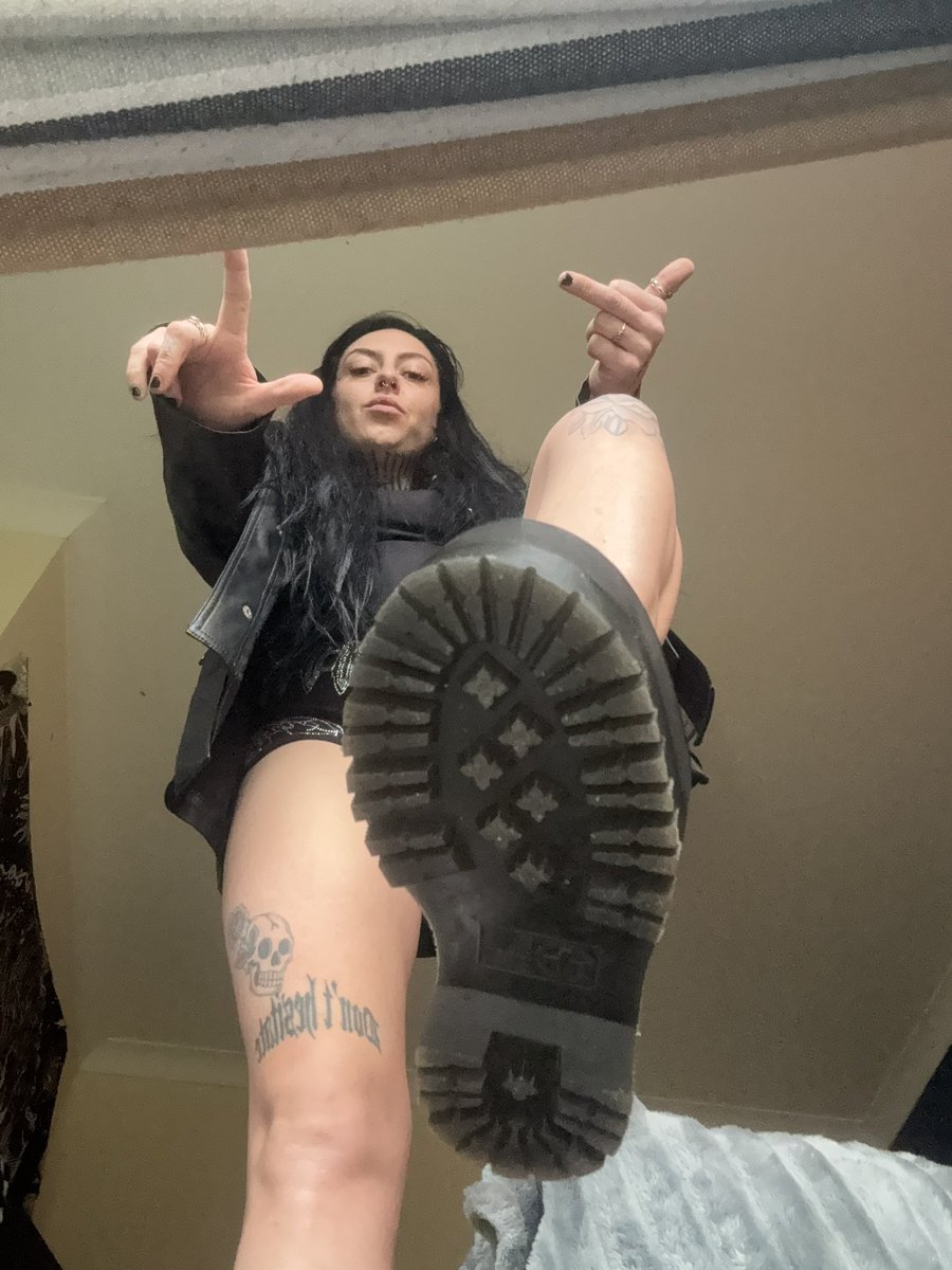 GoddessAmberleigh🖤 tweet media