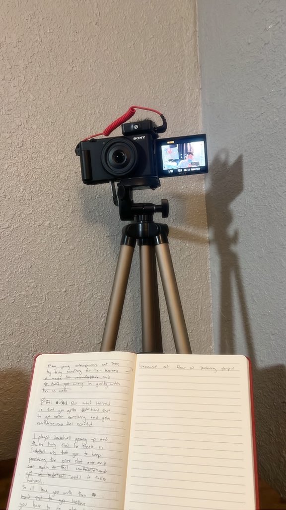 jaclorenzoo's tweet photo. Full day today as a solo entrepreneur building my personal brand and building my next product. https://t.co/kZ7fN0UbEb