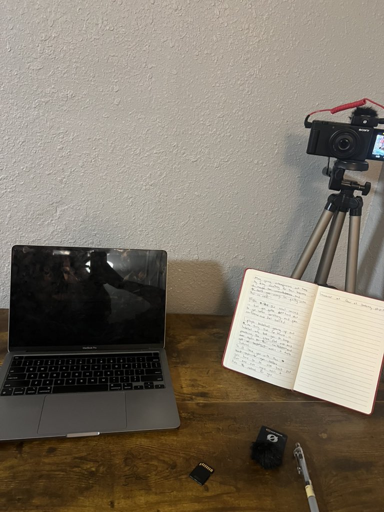 jaclorenzoo's tweet photo. Full day today as a solo entrepreneur building my personal brand and building my next product. https://t.co/kZ7fN0UbEb